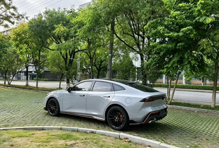 Changan UNI-V 2022 Model 1.5T Sports Edition – фото 4