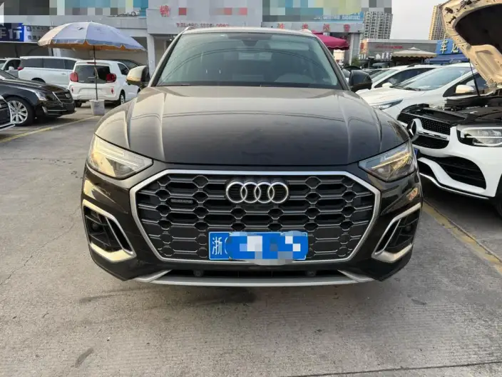 Audi Q5L 2022 Model 40T Luxury Dynamic Model – фото 2