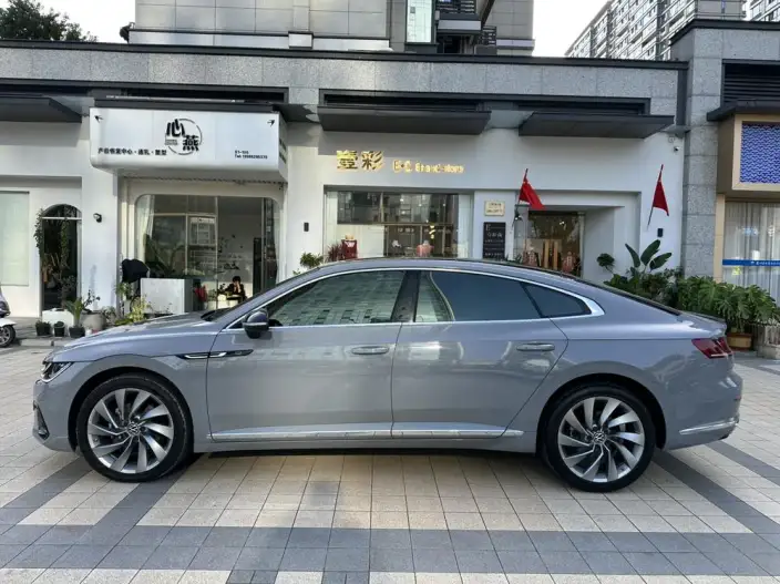 Volkswagen CC 2023 Model 380TSI Eye-catching version – фото 4