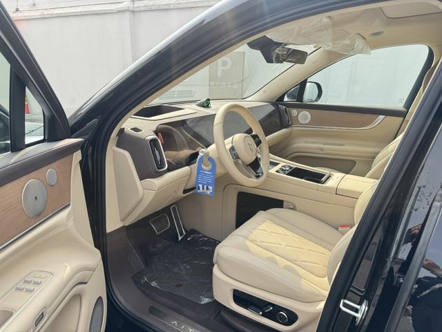 AITO M9 2024 Extended-Range Ultra 6-Seater – фото 13