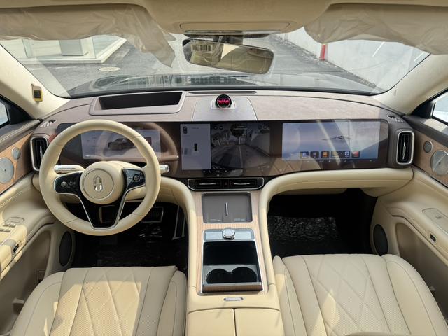 AITO M9 2024 Extended-Range Ultra 6-Seater – фото 14