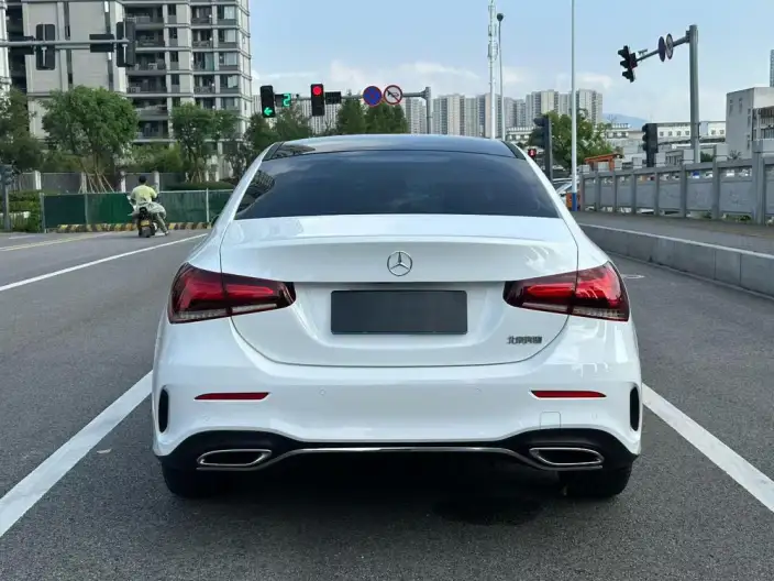 Mercedes-Benz A-class 2023 Model A 200 L Sports sedan Fashion Edition – фото 5