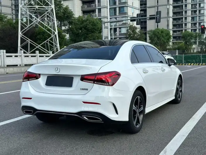 Mercedes-Benz A-class 2023 Model A 200 L Sports sedan Fashion Edition – фото 6