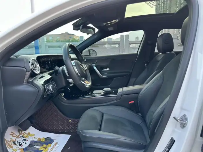 Mercedes-Benz A-class 2023 Model A 200 L Sports sedan Fashion Edition – фото 8