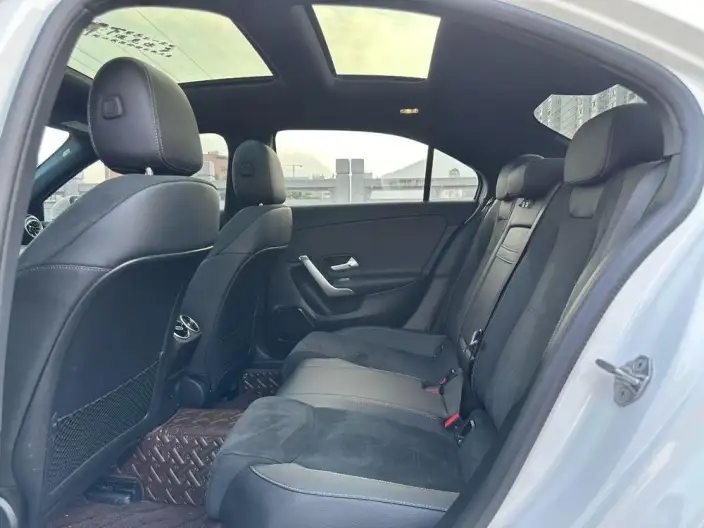 Mercedes-Benz A-class 2023 Model A 200 L Sports sedan Fashion Edition – фото 9