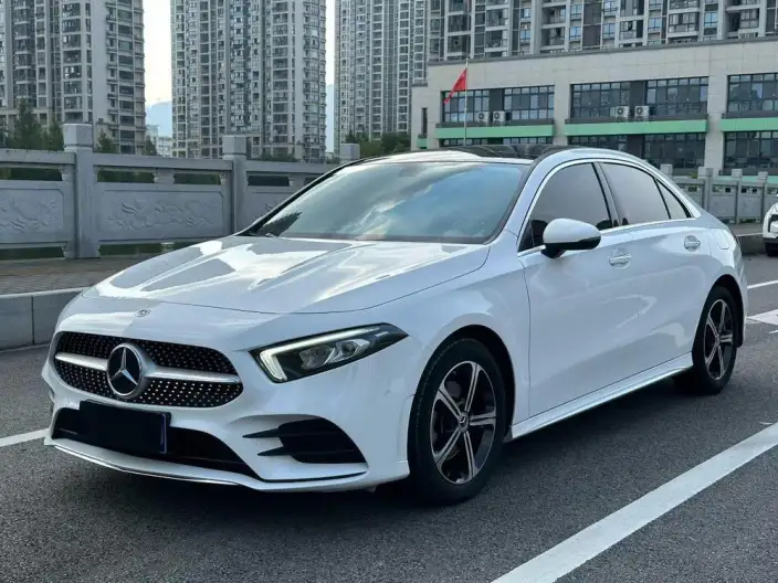 Mercedes-Benz A-class 2023 Model A 200 L Sports sedan Fashion Edition – фото 10