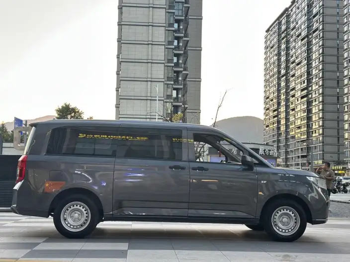 Wuling Zhcheng 2021 Model 1.5T Manual Comfort Model – фото 7