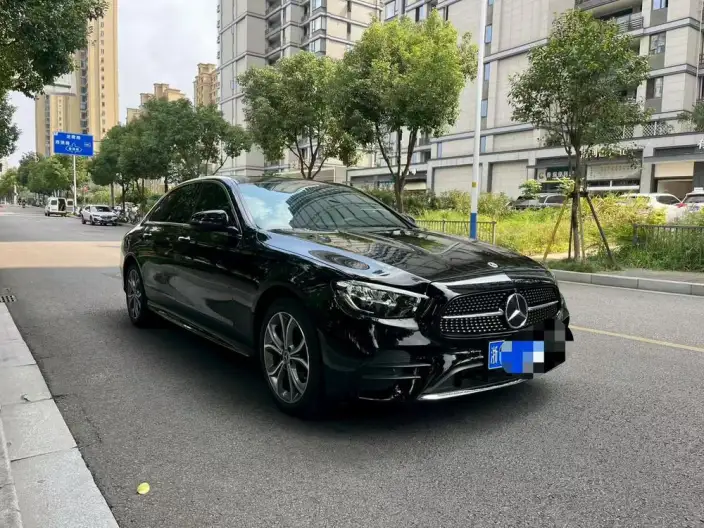 Mercedes-Benz E-Class 2023 Model E 300 L Luxury Model Sports sedan – фото 3