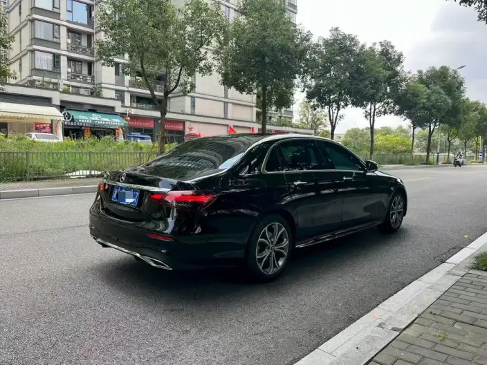 Mercedes-Benz E-Class 2023 Model E 300 L Luxury Model Sports sedan – фото 6