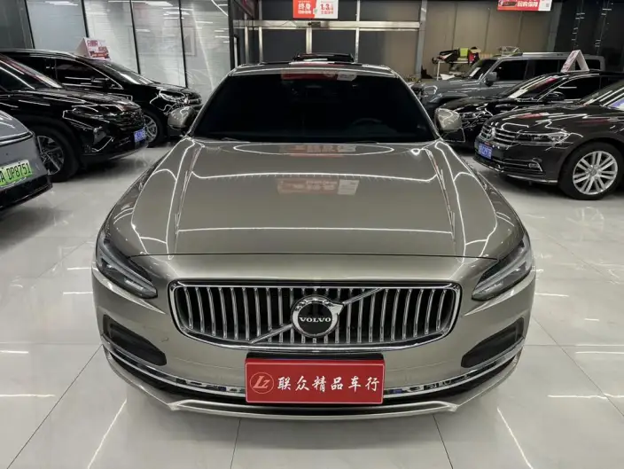 Volvo S90 2022 Model B5 Smart Range Deluxe Edition – фото 2
