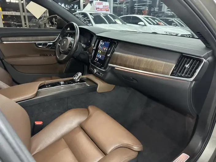 Volvo S90 2022 Model B5 Smart Range Deluxe Edition – фото 9