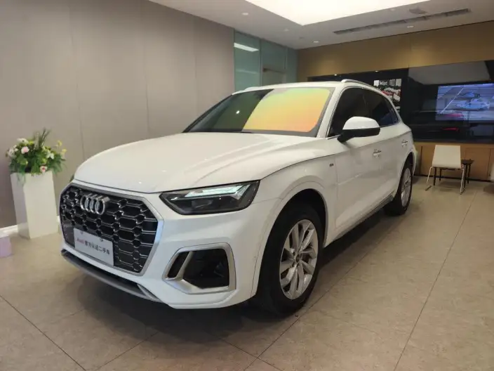 Audi Q5L 2022 Model 40T Luxury Dynamic Model – фото 1