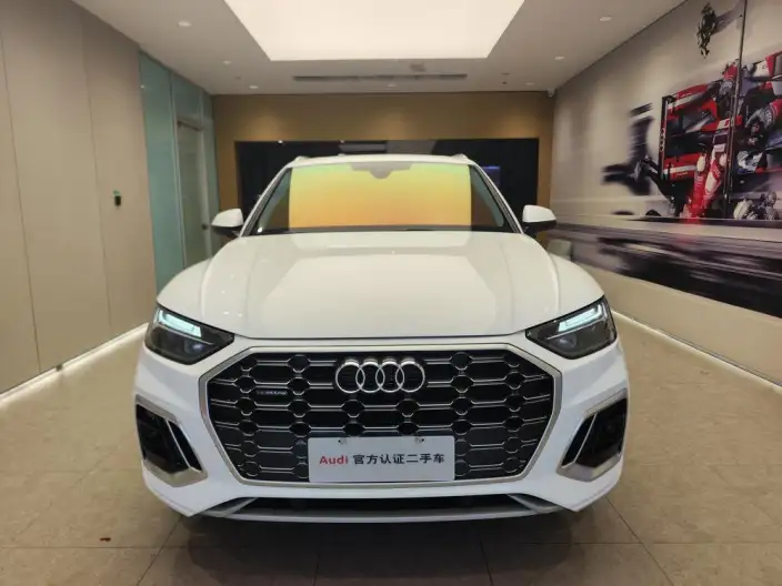 Audi Q5L 2022 Model 40T Luxury Dynamic Model – фото 2