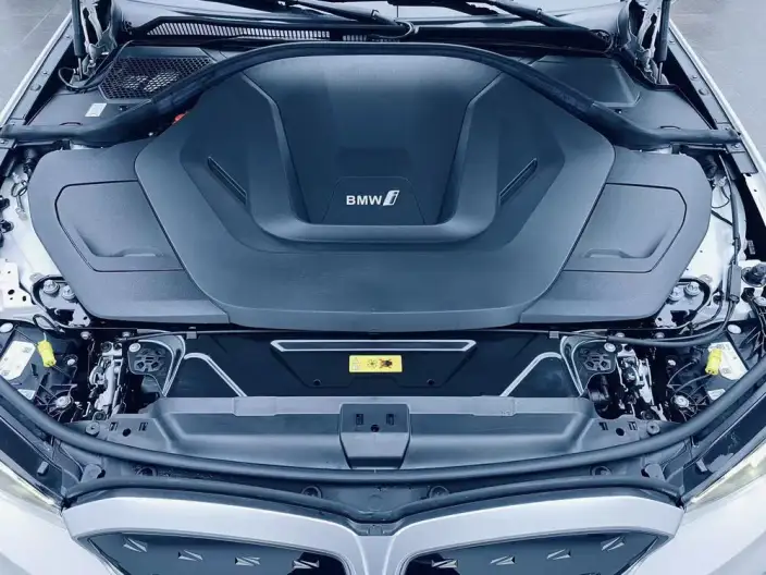 BMW i3 2025 Model eDrive35L – фото 8