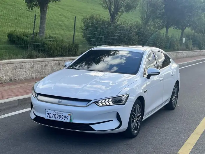 Qin Plus EV 2021 Model 500KM Luxury Model – фото 1