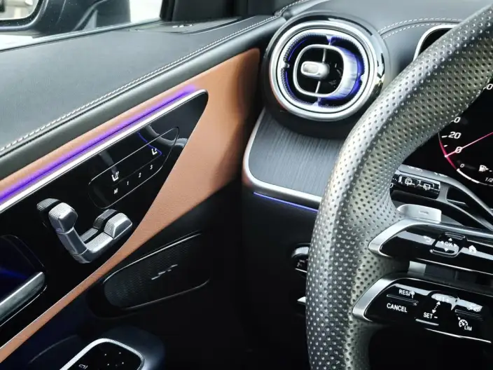 Mercedes-Benz GLC 2025 Model GLC 260 L 4MATIC Luxury Model 5 seat – фото 7