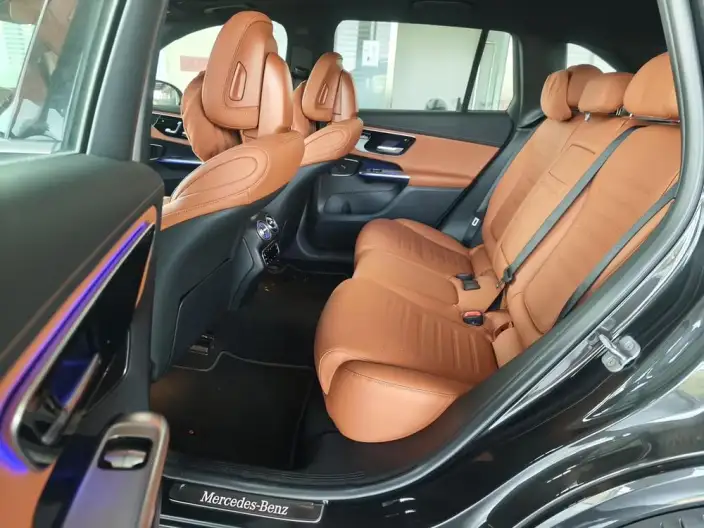 Mercedes-Benz GLC 2025 Model GLC 260 L 4MATIC Luxury Model 5 seat – фото 8