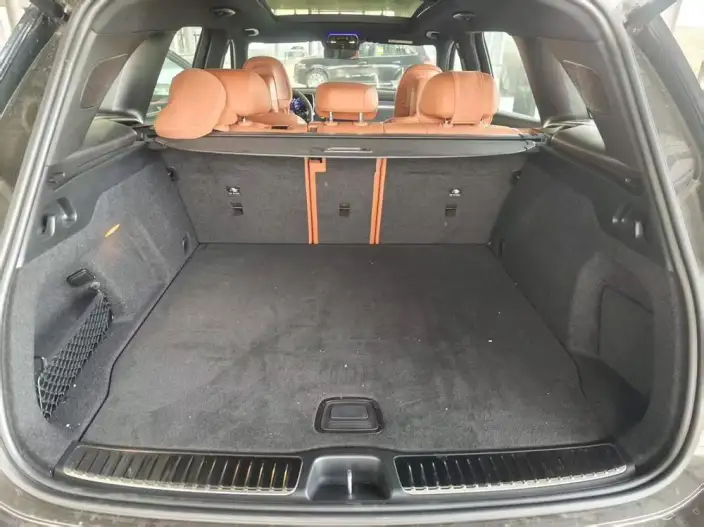Mercedes-Benz GLC 2025 Model GLC 260 L 4MATIC Luxury Model 5 seat – фото 10