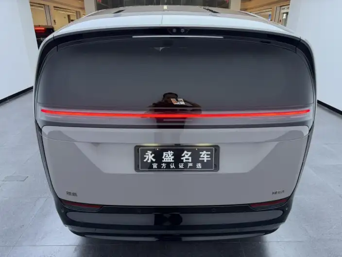 Li Auto MEGA 2024 Model Ultra Edition – фото 6