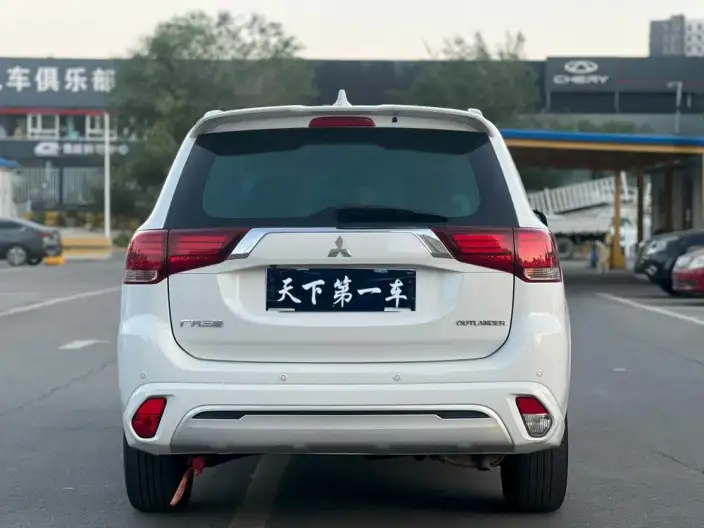 Mitsubishi Outlander 2021 Model 2.4L 4WD Enjoy Edition 7 seat – фото 5