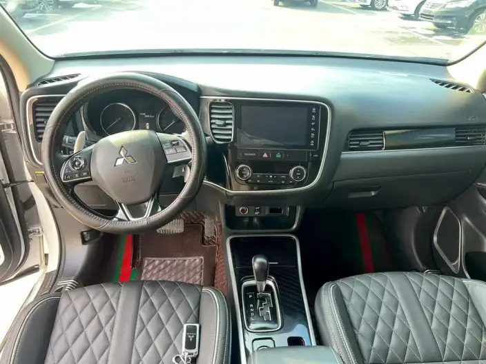 Mitsubishi Outlander 2021 Model 2.4L 4WD Enjoy Edition 7 seat – фото 7