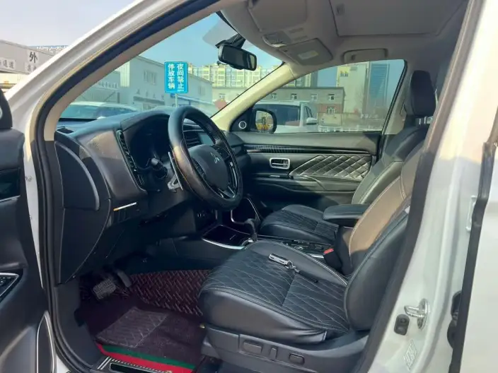 Mitsubishi Outlander 2021 Model 2.4L 4WD Enjoy Edition 7 seat – фото 8