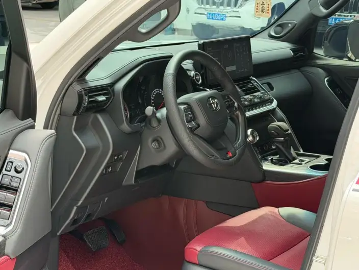 Land Cruiser (import 2025 Model 3.3T Automatic 4WD 7 seat Parallel Imported – фото 8