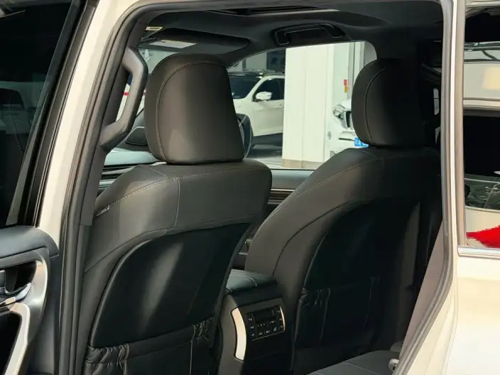 Lexus GX 2022 Model 4.6L Automatic 4WD 7 seat Parallel Imported – фото 9
