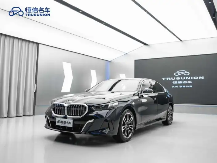 BMW 5 Series 2025 Model 530Li Leading Model M Sports Set – фото 1