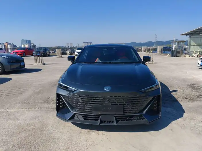 Changan UNI-V 2022 Model 1.5T Smart Pilot Model