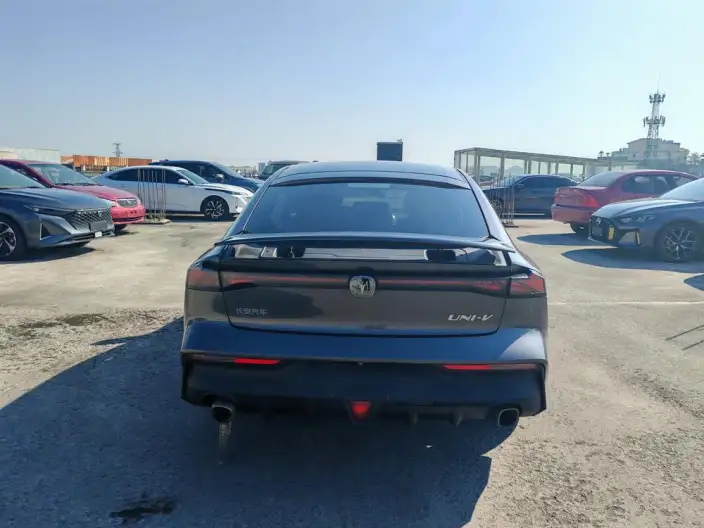 Changan UNI-V 2022 Model 1.5T Smart Pilot Model – фото 5