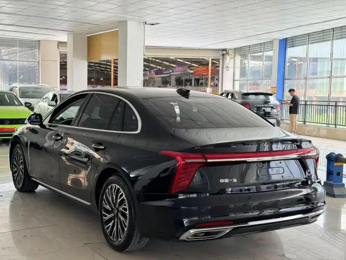 Hongqi H5 2023 Model 2.0T Automatic Flag Enjoy Edition