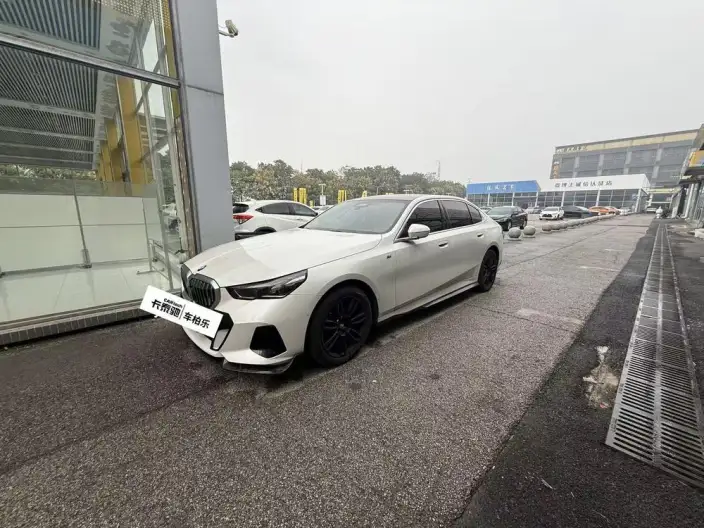 BMW 5 Series 2024 Model 525Li M Sports Set – фото 1