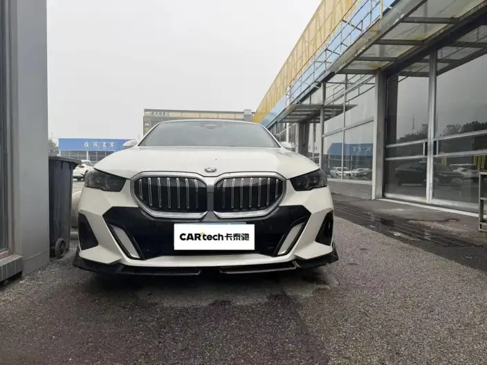 BMW 5 Series 2024 Model 525Li M Sports Set – фото 2