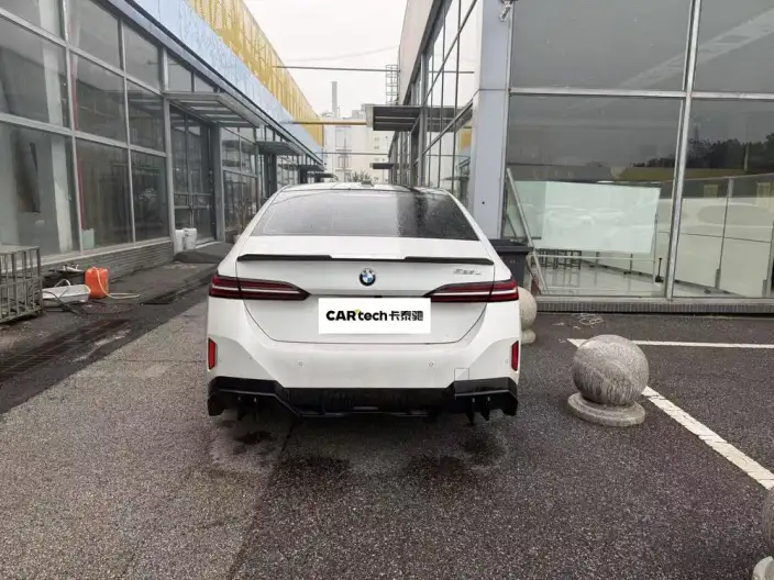 BMW 5 Series 2024 Model 525Li M Sports Set – фото 4
