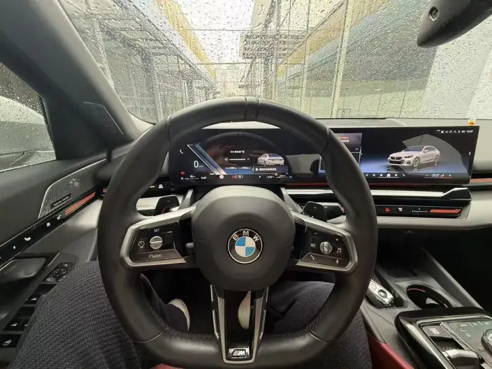 BMW 5 Series 2024 Model 525Li M Sports Set – фото 10