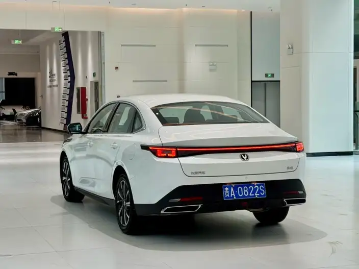 Changan Eado 2025 Model 1.5T DCT 500Bar Flagship Model – фото 5