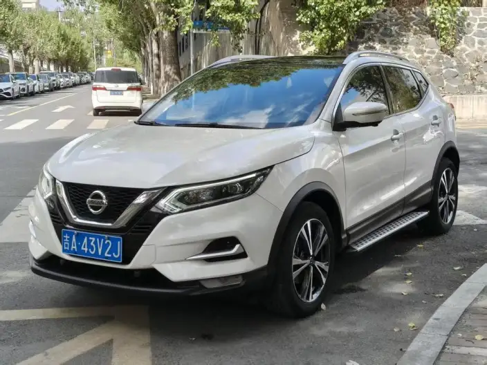 Nissan Qashqai 2022 Model 2.0L XV Prem. Deluxe Edition