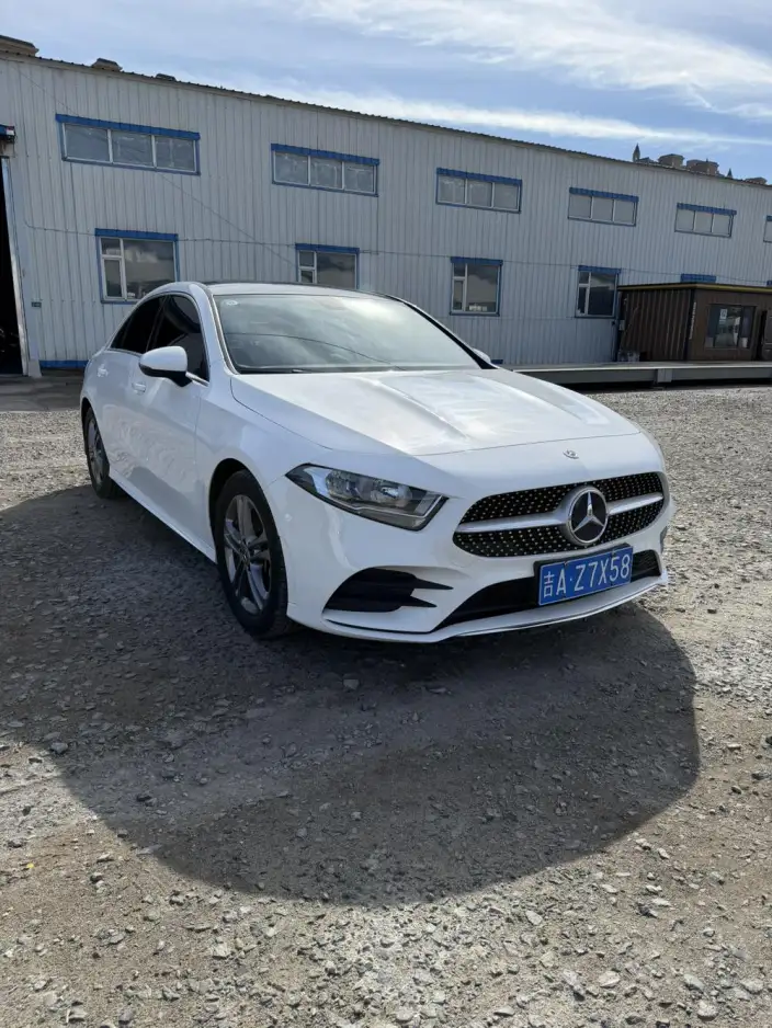 Mercedes-Benz A-class 2022 Model Facelift A 180 L Sports sedan – фото 3