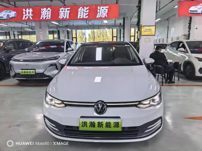 Volkswagen Golf 2021 Model 280TSI DSG Pro – фото 2