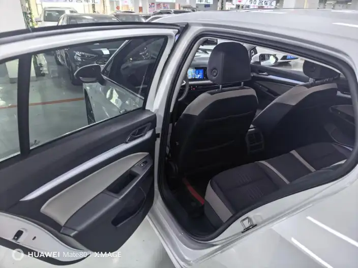 Volkswagen Golf 2021 Model 280TSI DSG Pro – фото 7