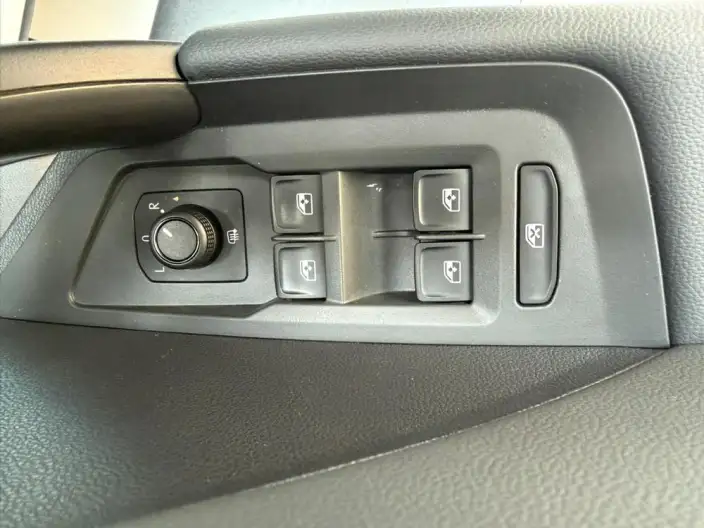 Volkswagen Tharu 2022 Model 280TSI 2WD Deluxe Edition – фото 9
