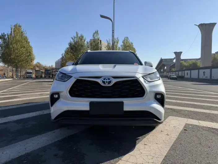 Toyota Highlander 2023 Model Hybrid 2.5L 2WD Elite Edition 5 seat – фото 2