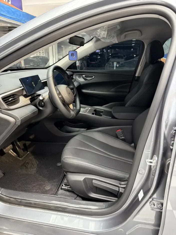 BYD Seal 05DM 2026 Model DM-i 128KM Luxury Model – фото 6