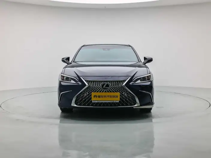 Lexus ES 2022 Model 200 Deluxe Edition