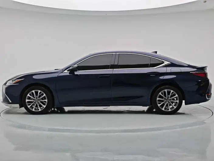Lexus ES 2022 Model 200 Deluxe Edition