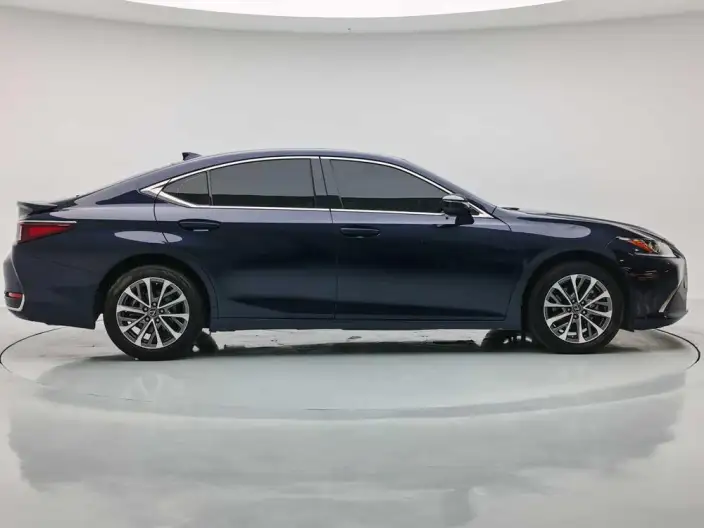 Lexus ES 2022 Model 200 Deluxe Edition – фото 8