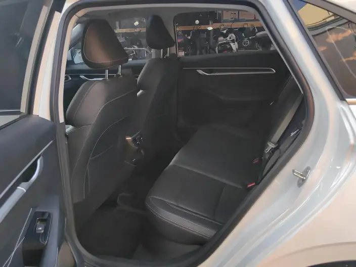 Geely Emgrand 2025 Model No. 4 Gen 1.5L CVT Star Glory Edition – фото 9