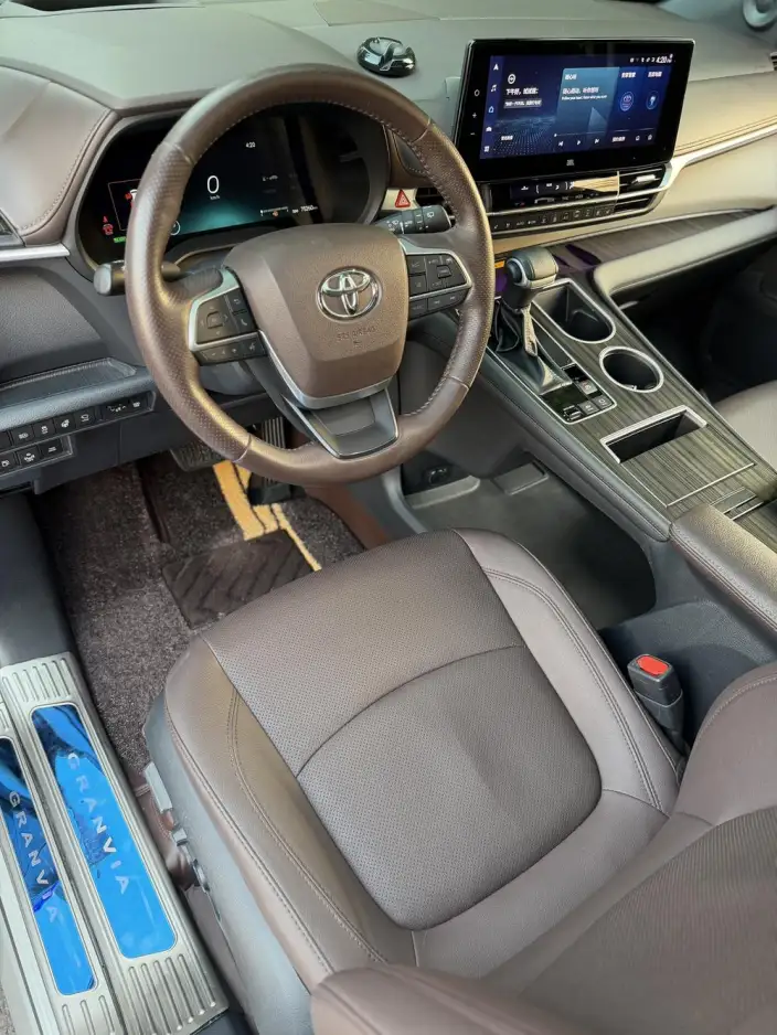 Granvia 2023 Model Intelligent Hybrid 2.5L Flagship VIP – фото 8