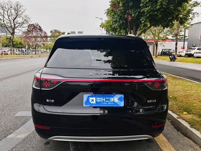 AITO M9 2024 Extended-Range Ultra 6-Seater – фото 3